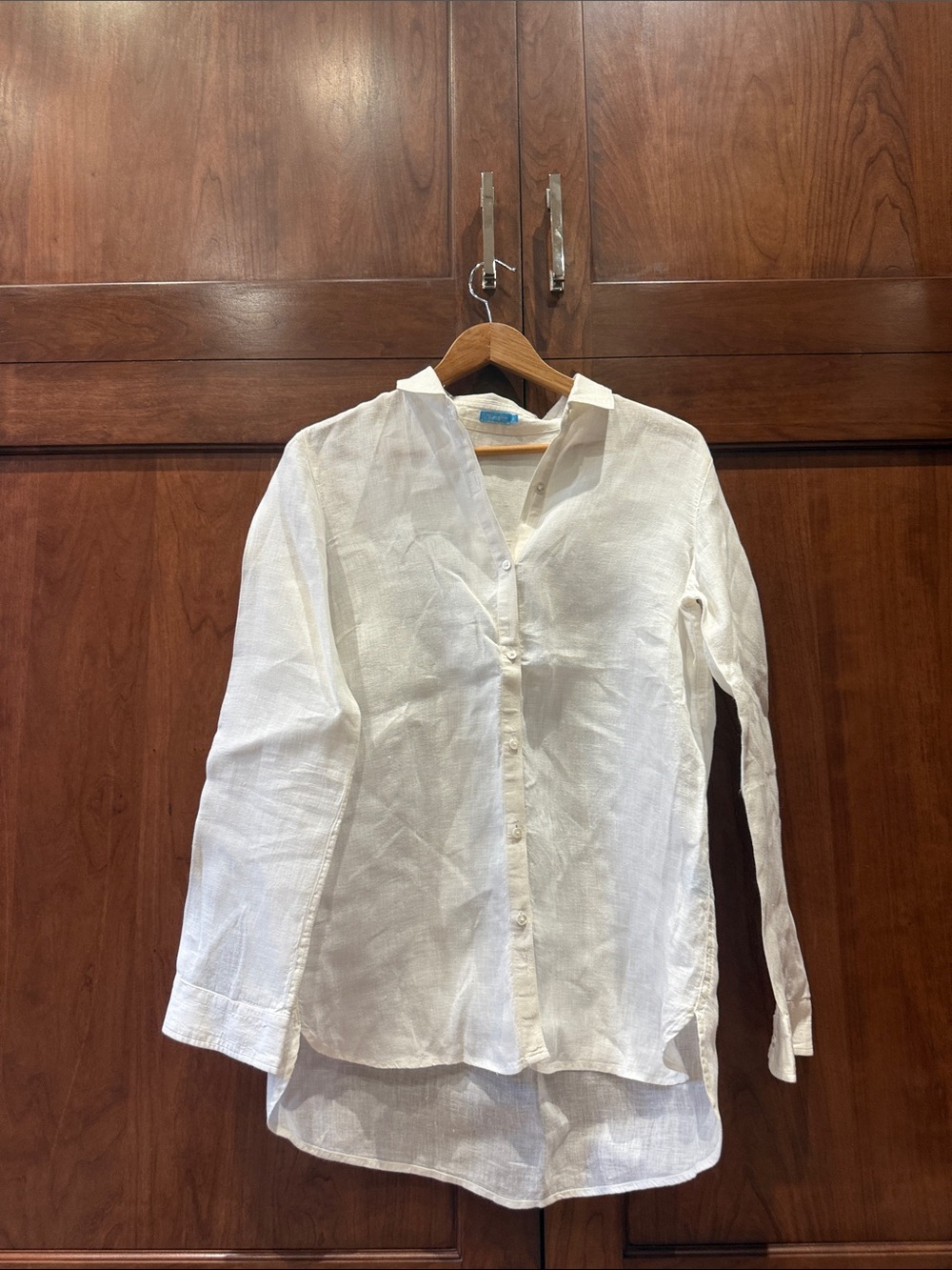 Lightweight Linen White Button-Front Women’s Shirt